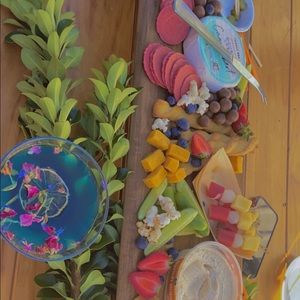 Meet your Posher, Ebony